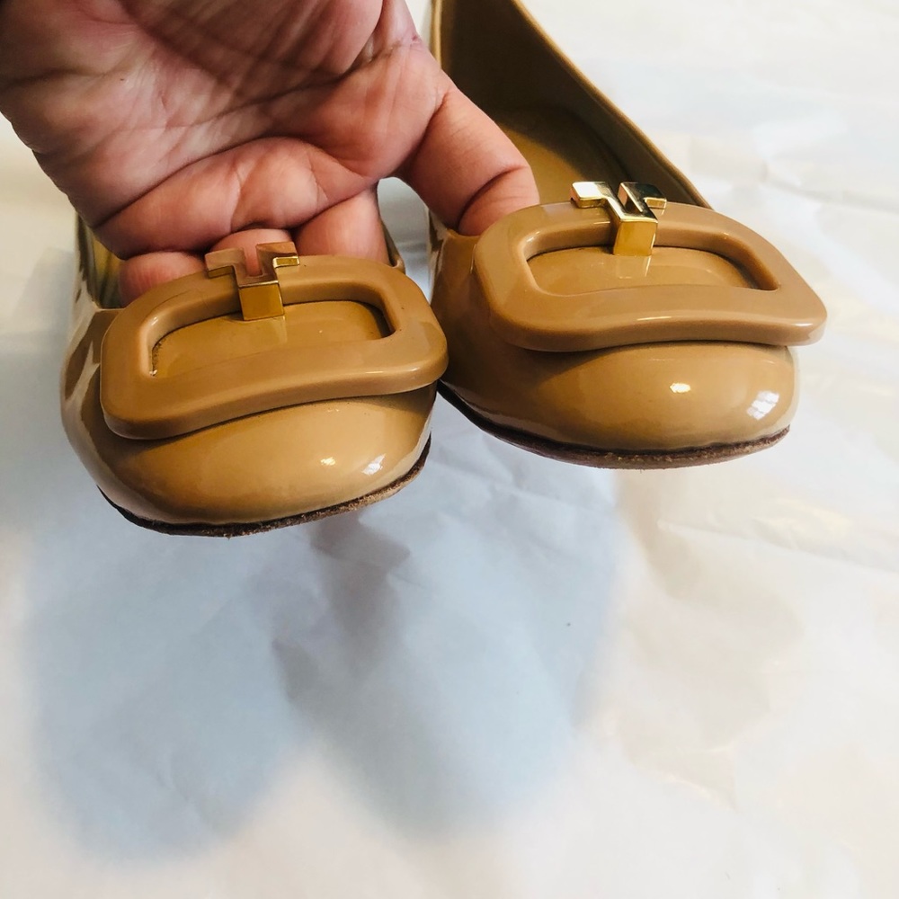 ❤️SOLD❤️TORY BURCH T Ring Flats Soft Patent Leather Camellia Pink NUDE - Picture 5 of 13